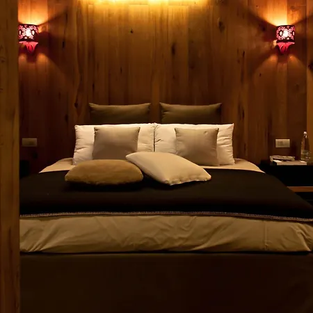 Alexander Charme Hotel