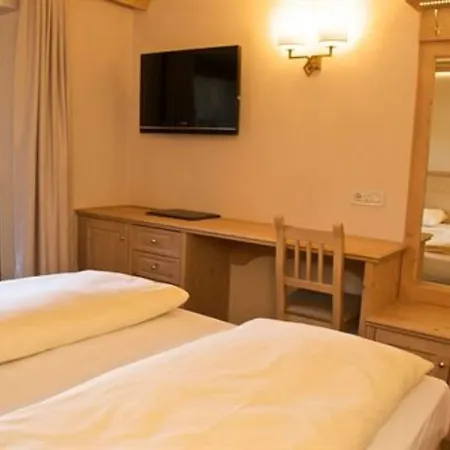 Alexander Charme Hotel