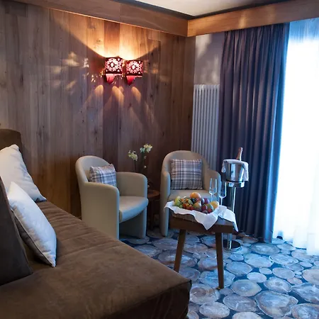 Hotel Alexander Charme