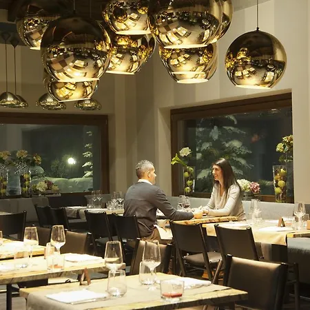 Alexander Charme Hotel