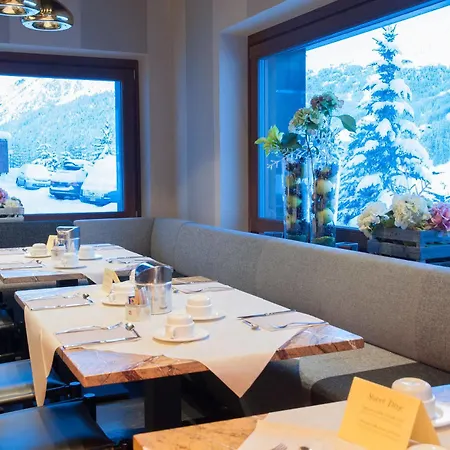 Hotel Alexander Charme