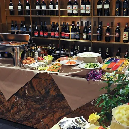 Hotel Alexander Charme