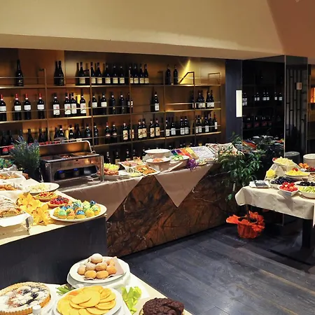 Alexander Charme Hotel 4*