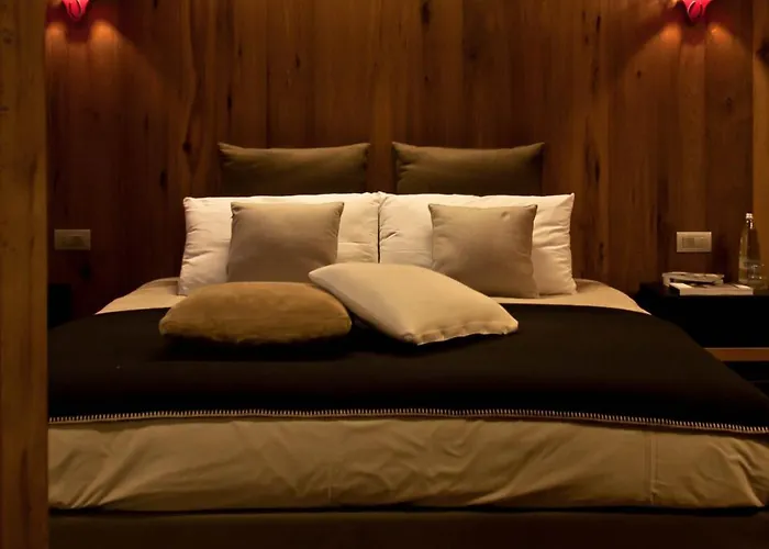 Alexander Charme Hotel